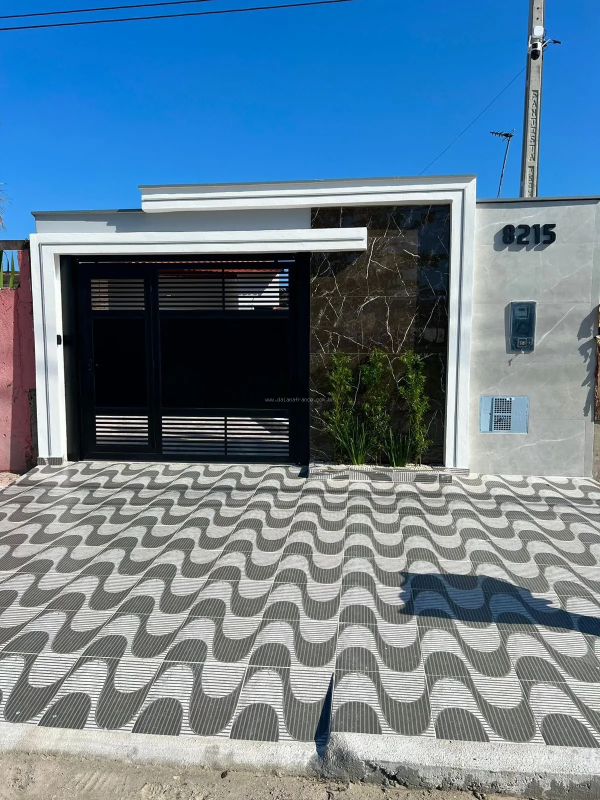 Casa lado praia a venda em Mongaguá - Jussara em Mongaguá - foto 2 - 604815f7-fcd6-4224-a03d-d295e9320f23