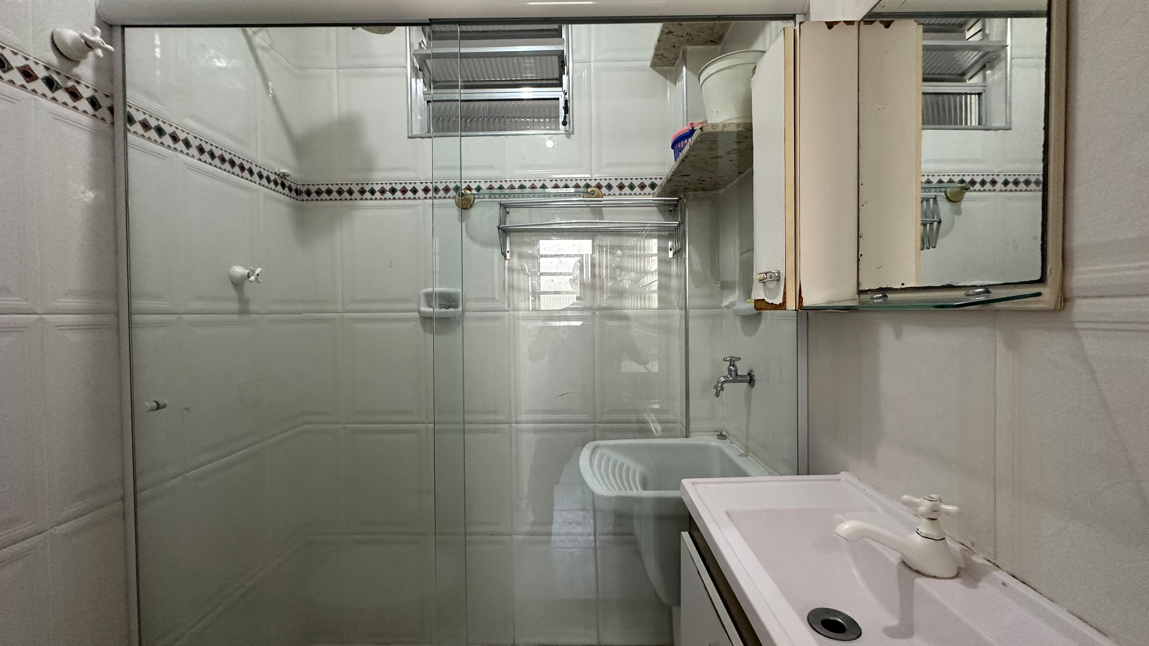 4 ÁREA DE SERVIÇO 