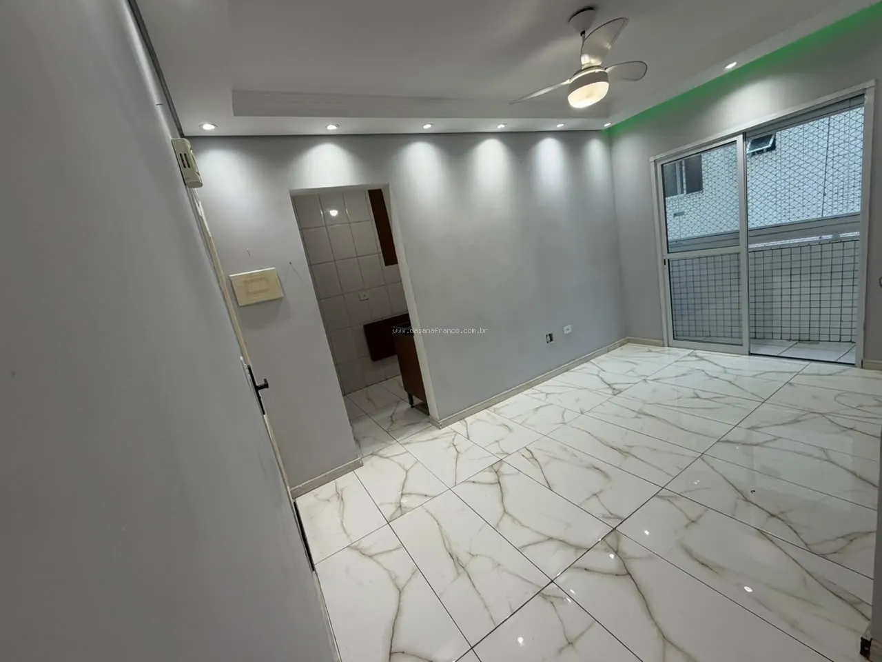 Apartamento à venda em Mirim Praia Grande | Daiana Franco Imóveis - Mirim em Praia Grande - foto 18 - 2 SALA (2)