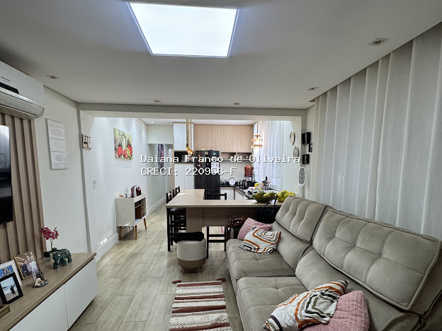 CASA RESIDENCIAL COM TRÊS DORMITÓRIOS