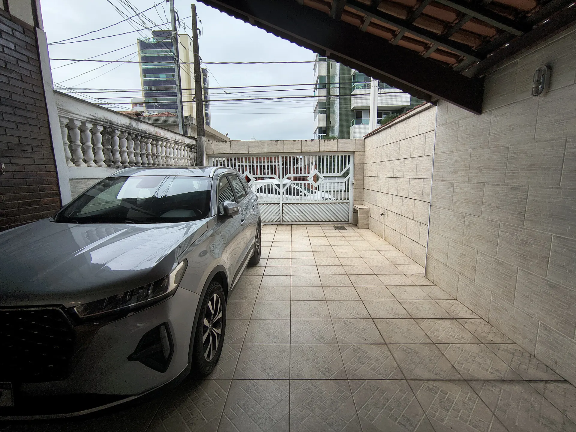 Casa Mobiliada com Espaço Gourmet na Guilhermina - Guilhermina em Praia Grande - foto 5 - 1 GARAGEM (2)
