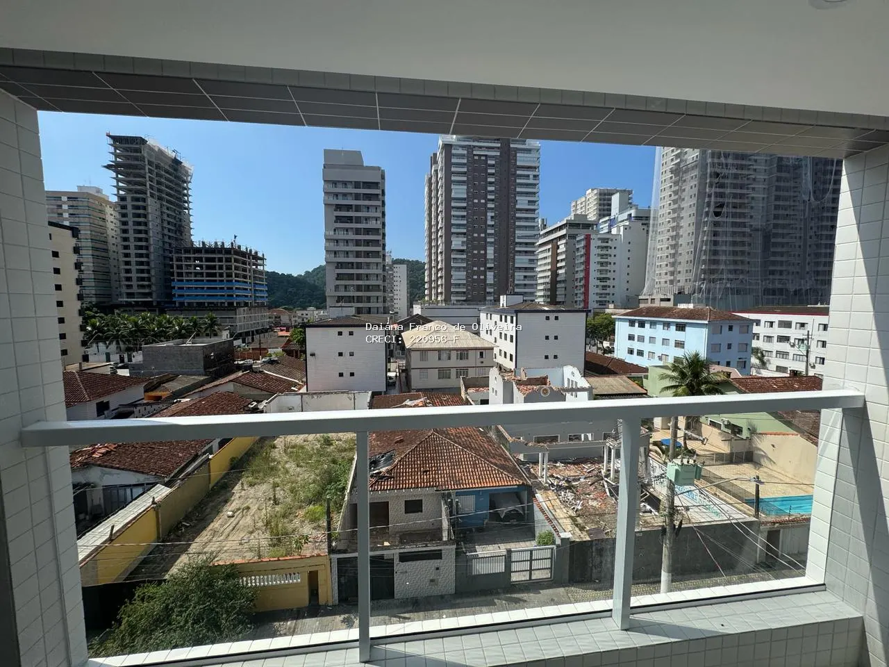 Apartamento no Canto do forte para Locação
